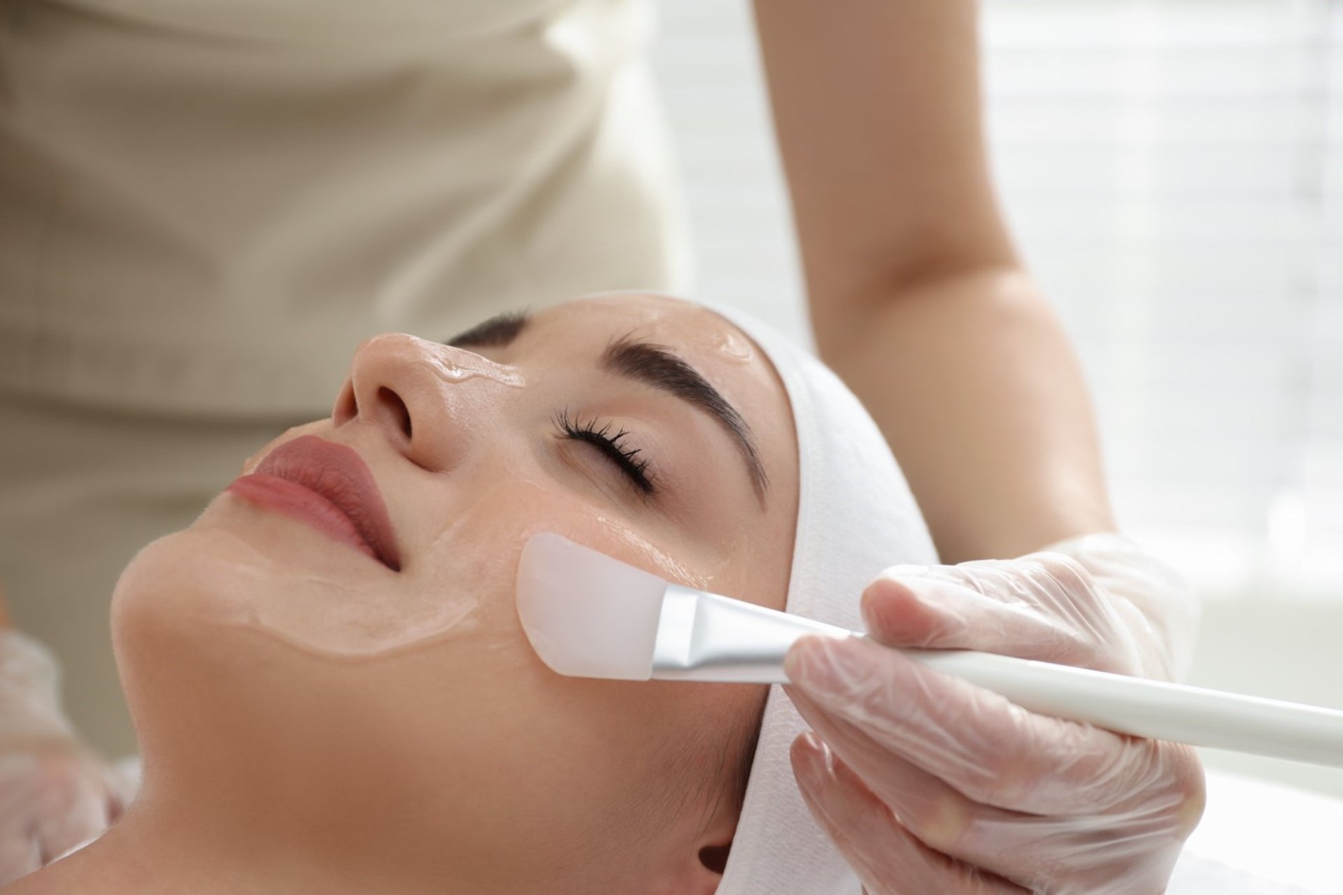 Peeling químico facial: Quais são os seus benefícios?