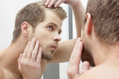 queda-de-cabelo-nos-homens-5-dicas-com-penteados-que-ajudam-a-conseguir-um-aspeto-incrivel