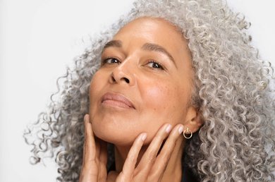 menopausa-como-posso-hidratar-a-pele-aos-50