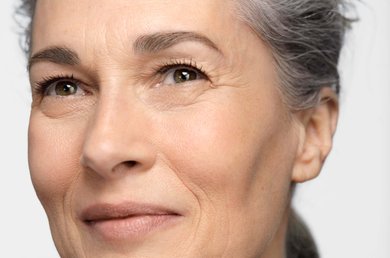menopausa-porque-sinto-a-pele-mais-seca-aos-50-do-que-aos-30
