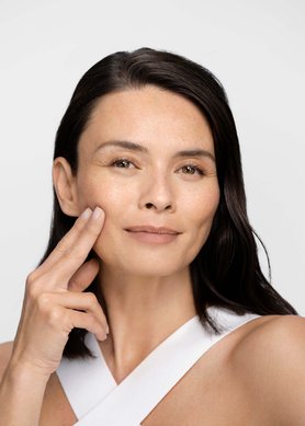 porque-comeco-a-ver-pelos-faciais-em-zonas-especificas-durante-a-menopausa