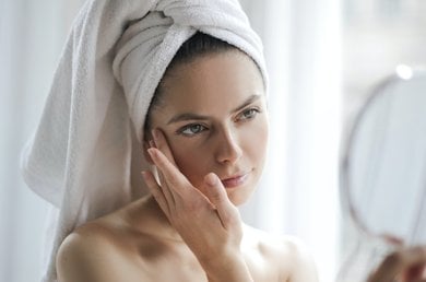 Já ouviu falar de Mília? E das borbulhinhas pequenas que aparecem no rosto?