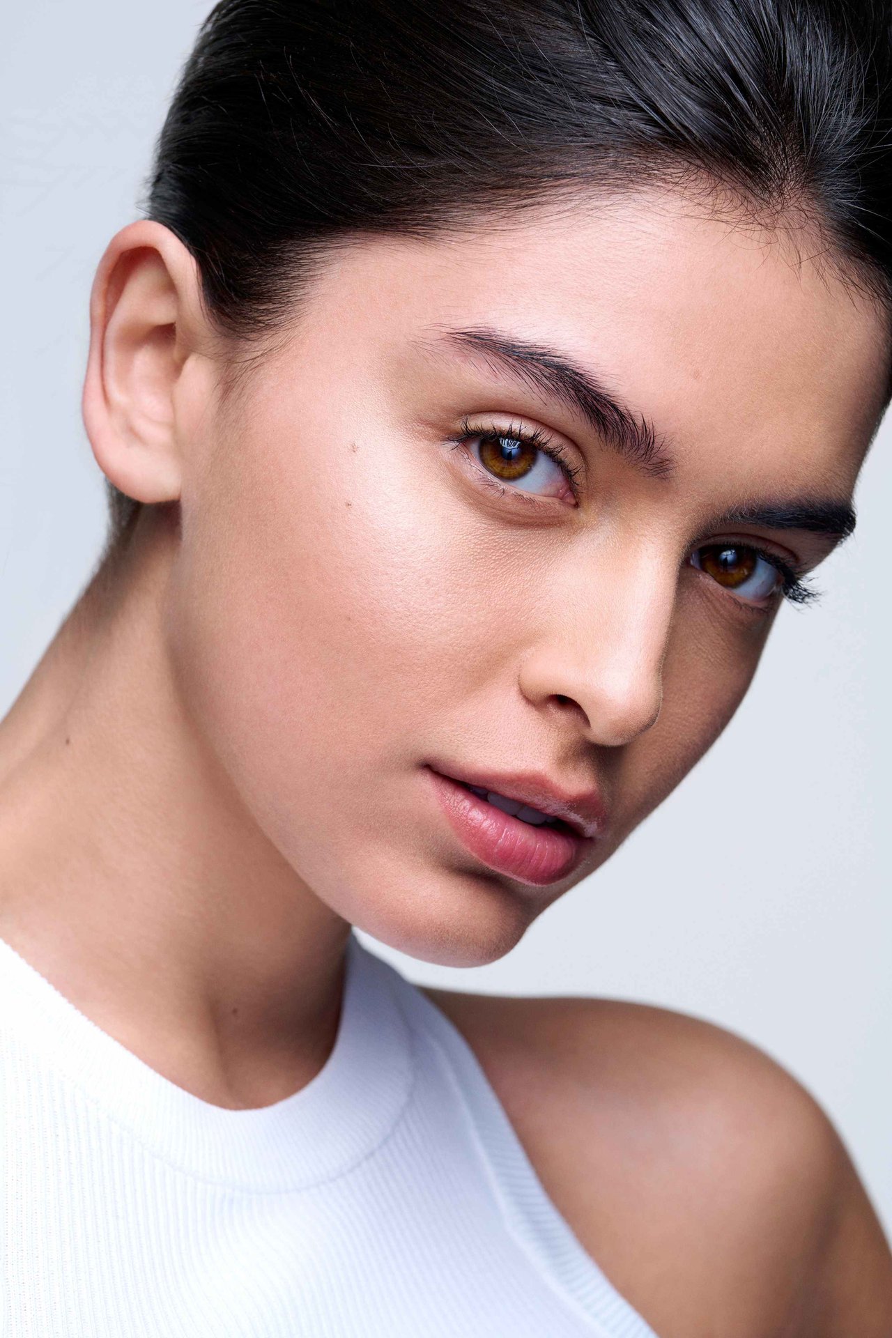 mitos-da-pele-o-sol-ajuda-na-acne