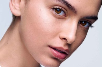 mitos-da-pele-o-sol-ajuda-na-acne